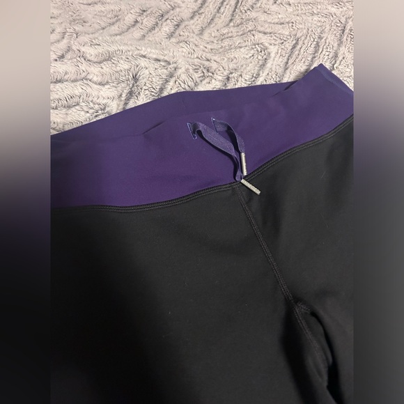 LULULEMON like new wide leg pant 6 - Picture 3 of 7